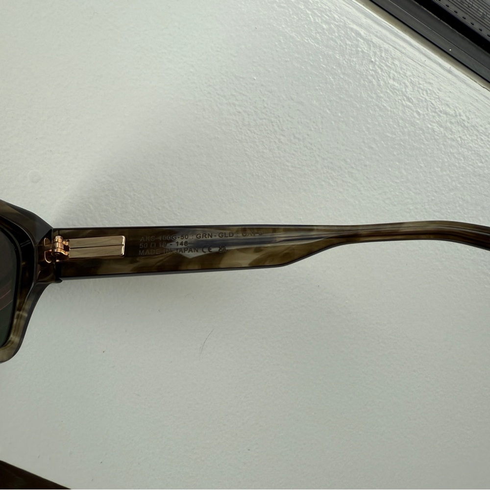 AKONI ‘Columba 50’ Sunglasses in Green Swirl - Picture 10 of 12
